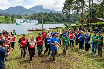 Kegiatan Fungame di Situ patenggang